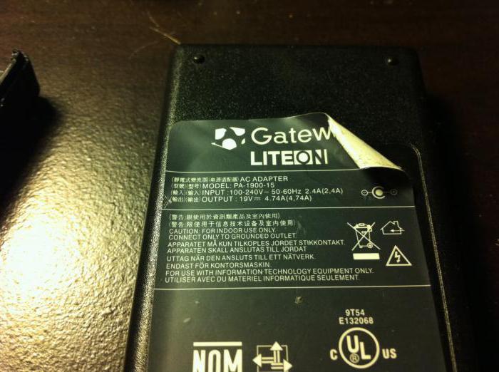 Ahora considere cómo desmontar la fuente de alimentación   Notebook Lenovo